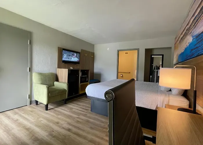 Days Inn By Wyndham Lake Park/Valdosta
